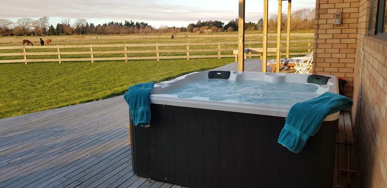 Bentleys Country Stay Hawarden Exteriör bild